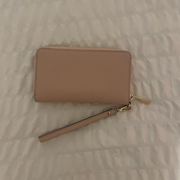 NWOT Michael Kors Blush Pink Large Smartphone Wristlet - Picture 2 of 5